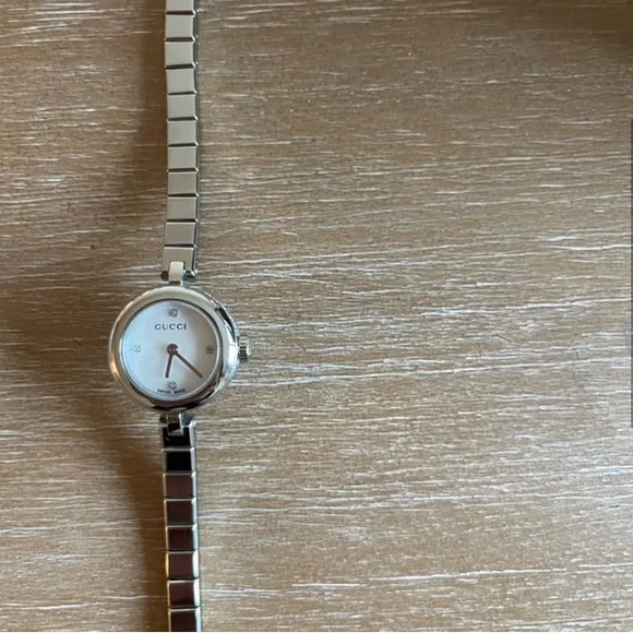 Gucci Women’s Watch - Picture 4 of 6
